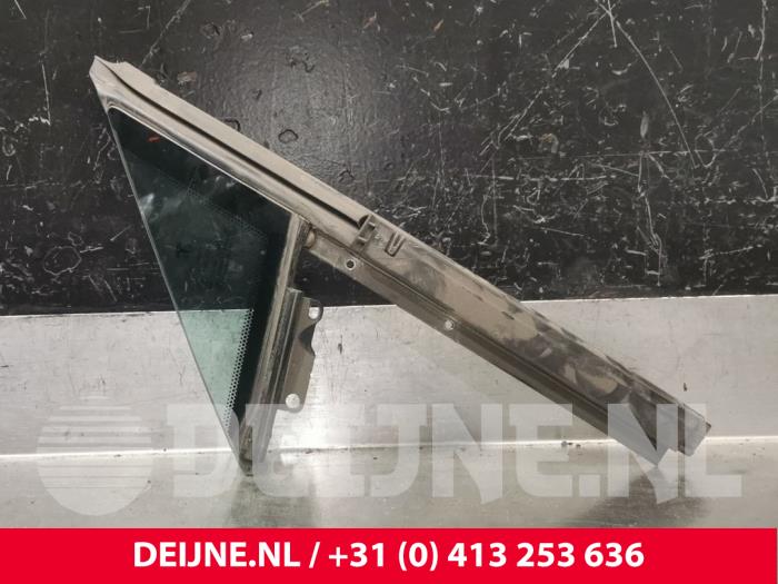 Tesla Model S Driehoeks Ruit rechts-voor O188227