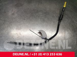 Gebruikte Olie Peilstok Peugeot Boxer (U9) 2.2 HDi 130 Euro 5 Prijs € 12,10 Inclusief btw aangeboden door van Deijne Onderdelen Uden B.V.