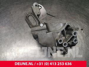 Volvo V40 Motorsteun O188572 foto 2