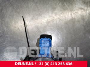 Volvo V40 Electric heater valve O188582 photo 3