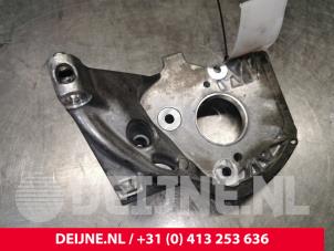 Ford Transit Courier Steun dieselpomp O188605 foto 3