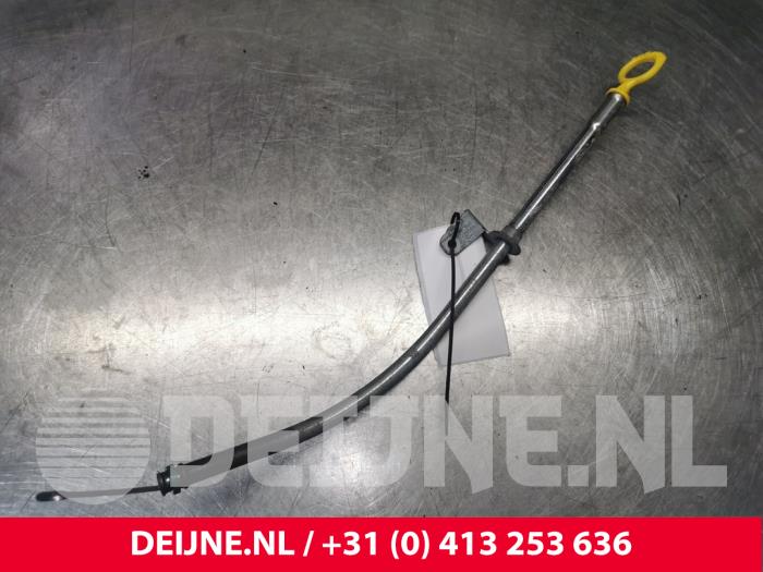 Gebruikte Olie Peilstok Volvo S80 (AR/AS) 3.2 24V Prijs € 15,00 Margeregeling aangeboden door van Deijne Onderdelen Uden B.V.