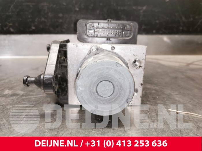 Gebruikte ABS Pomp Mercedes Sprinter 3t (910.6) 211 CDI 2.1 D FWD Prijs € 423,50 Inclusief btw aangeboden door van Deijne Onderdelen Uden B.V.