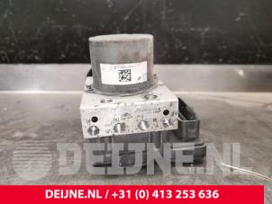 Mercedes Sprinter ABS pump O189001 photo 2