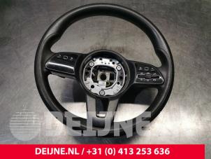Gebruikte Stuurwiel Mercedes Sprinter 3t (910.6) 211 CDI 2.1 D FWD Prijs € 211,75 Inclusief btw aangeboden door van Deijne Onderdelen Uden B.V.