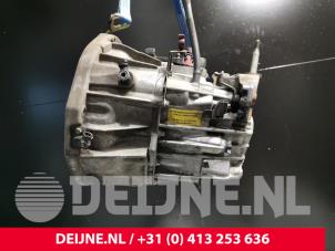 Gebruikte Versnellingsbak Opel Vivaro 1.9 DI Prijs € 605,00 Inclusief btw aangeboden door van Deijne Onderdelen Uden B.V.