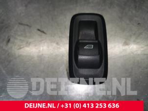 Gebruikte Schakelaar Elektrisch Raam Ford Transit 2.0 TDCi 16V Eco Blue 130 Prijs € 24,20 Inclusief btw aangeboden door van Deijne Onderdelen Uden B.V.