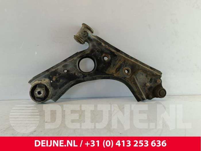 Opel Combo Draagarm onder links-voor O189581