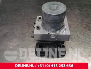 Mercedes Sprinter ABS Pomp O189896 foto 2