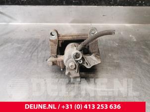 Opel Vivaro Remklauw (Tang) links-achter O190006 foto 2