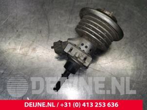 Opel Vivaro Adblue injector O190054 foto 2