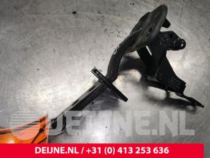 Volvo V70 Tailgate hinge O190067 photo 3