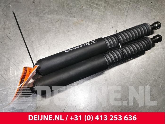 Volvo V70 Set Gasdempers Achterklep O190069