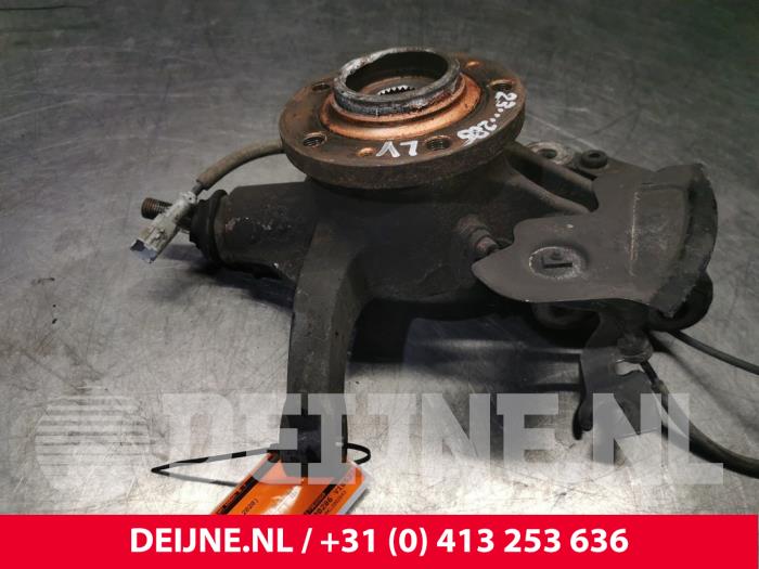 Opel Vivaro Achsschenkel links vorne O190118