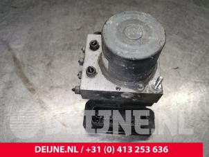 Opel Vivaro ABS Pumpe O190096 foto 3