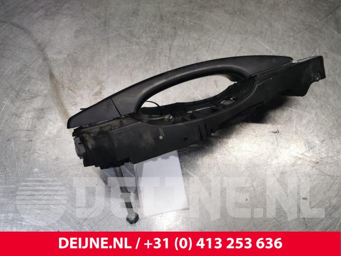 Opel Vivaro Türgriff 2-türig links O190126