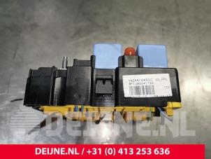 Opel Vivaro Fuse box O190153 photo 3