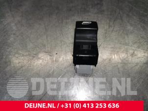 Opel Vivaro Electric window switch O190162 photo 2