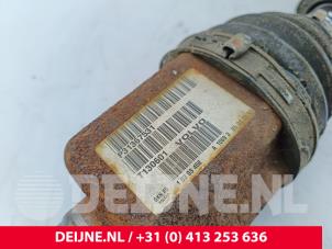 Volvo V60 Front drive shaft, left O190181 photo 3