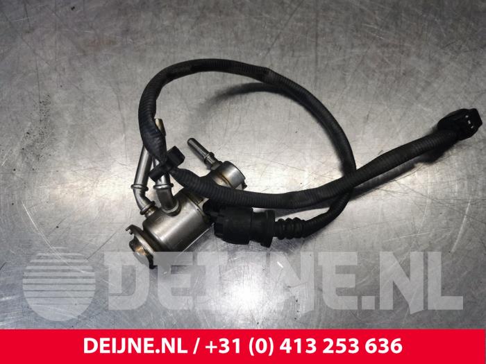 Gebruikte Adblue injector Ford Transit 2.0 TDCi 16V Eco Blue 130 Prijs € 90,75 Inclusief btw aangeboden door van Deijne Onderdelen Uden B.V.