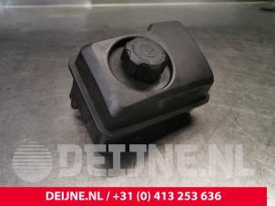 Volvo XC90 Power steering fluid reservoir O190480 photo 2
