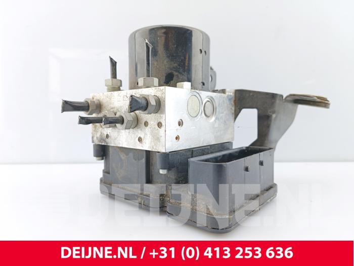 Volvo V60 ABS Pomp O190837