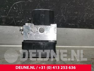 Volvo V60 ABS pump O190975 photo 3