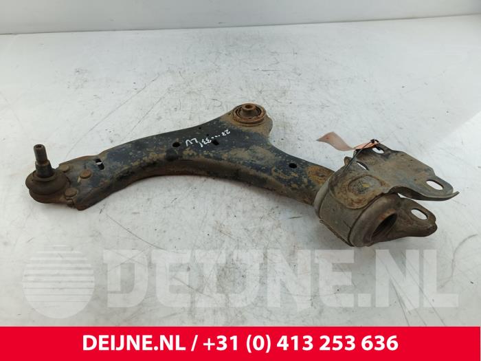 Volvo V60 Draagarm onder links-voor O190986