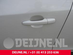 Gebruikte Deurgreep 4Deurs links-voor Volvo V60 I (FW/GW) 2.0 D2 16V Prijs op aanvraag aangeboden door van Deijne Onderdelen Uden B.V.
