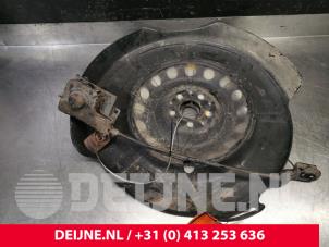 Gebruikte Ophangmechaniek reservewiel Mercedes Vito (639.6) 3.0 122 CDI V6 24V Prijs € 121,00 Inclusief btw aangeboden door van Deijne Onderdelen Uden B.V.