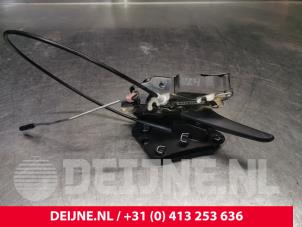 Mercedes Vito Deurslot Mechaniek 2Deurs links O191497 foto 2