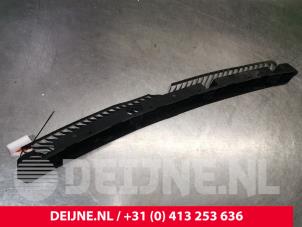 Volkswagen Golf Stoßstangenstütze mitte hinten O191533 foto 2