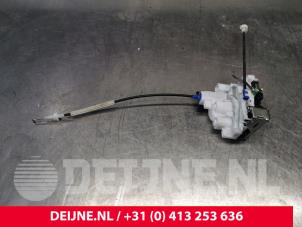 Gebruikte Deurslot Mechaniek 2Deurs links Opel Combo 1.3 CDTI 16V Prijs € 48,40 Inclusief btw aangeboden door van Deijne Onderdelen Uden B.V.