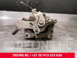 Opel Vivaro Remklauw (Tang) links-achter O191961 foto 3