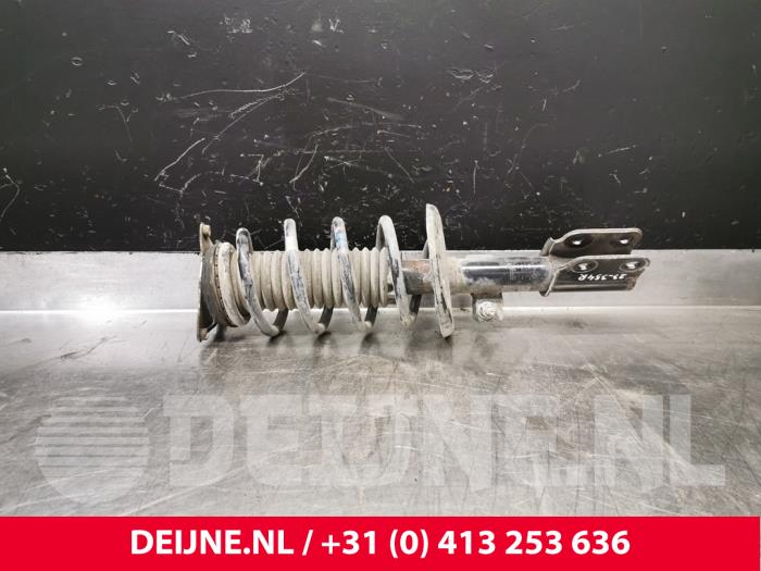 Opel Vivaro Stoßdämpferstrebe rechts vorne O191970