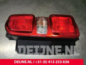 Gebruikte Achterlicht rechts Opel Vivaro 2.0 CDTI 150 Prijs € 90,75 Inclusief btw aangeboden door van Deijne Onderdelen Uden B.V.