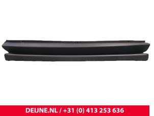 Mercedes Sprinter Treeplank achter O9990001955 foto 2