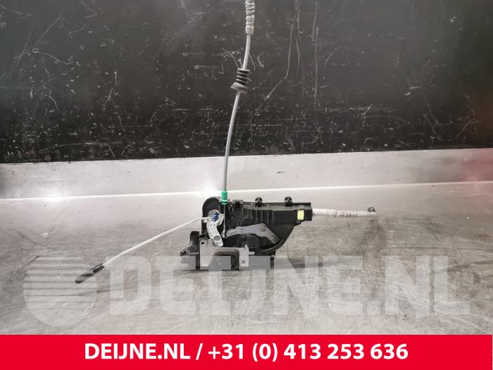 Mercedes Vito Deurslot Mechaniek 2Deurs links O193114