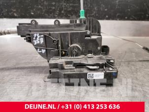 Mercedes Vito Deurslot Mechaniek 2Deurs links O193114 foto 3
