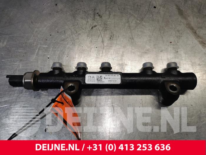 Galerij (Injectie) van een Ford Transit Connect (PJ2) 1.6 TDCi 16V 75 2015