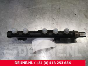 Gebruikte Verstuiver brug Ford Transit Connect (PJ2) 1.6 TDCi 16V 75 Prijs € 90,75 Inclusief btw aangeboden door van Deijne Onderdelen Uden B.V.
