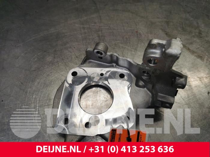 Peugeot Expert Stütze Dieselpumpe O193204