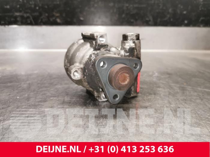 Gebruikte Pomp Servo Iveco New Daily IV 40C12V, 40C12V/P Prijs € 60,50 Inclusief btw aangeboden door van Deijne Onderdelen Uden B.V.