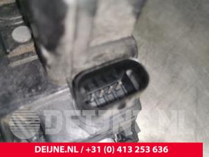 Mercedes Vito Deurslot Mechaniek 2Deurs links O193395 foto 3