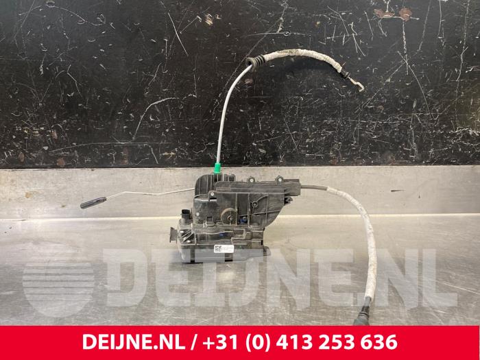 Mercedes Vito Deurslot Mechaniek 2Deurs rechts O193398