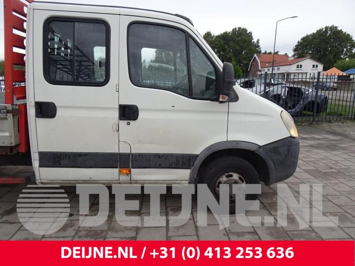 Iveco Daily Tür 4-türig rechts vorne O193566