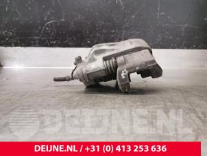 Iveco Daily Remklauw (Tang) links-achter O193593 foto 3