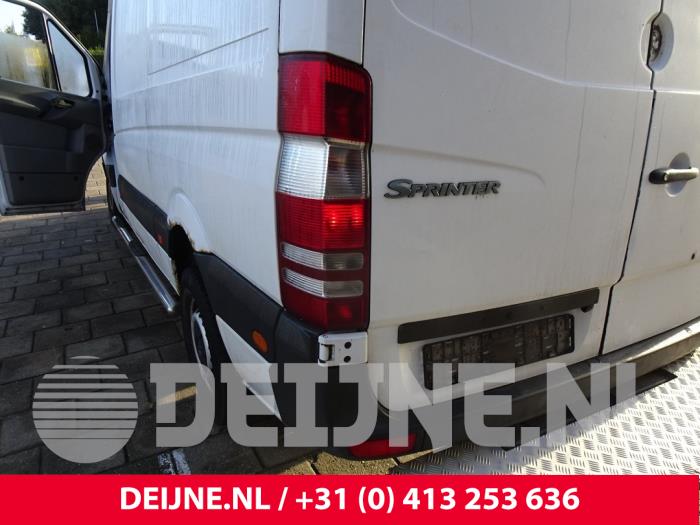 Mercedes Sprinter Stoßstangenecke links hinten O193935