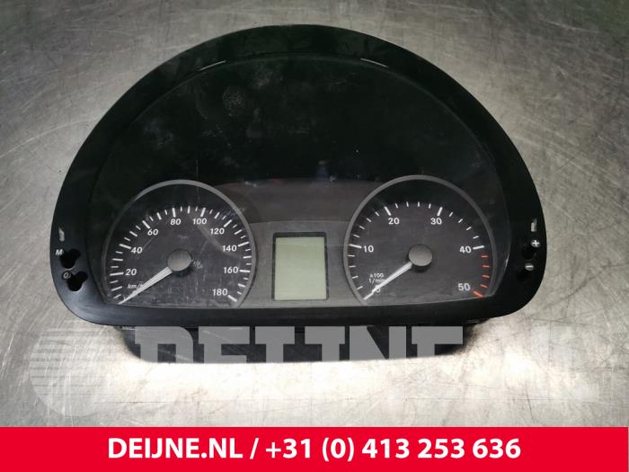 Mercedes Sprinter Tacho - Kombiinstrument KM O193949