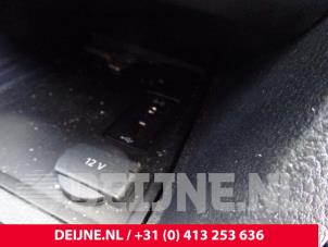 Gebruikte AUX/USB aansluiting Volkswagen Caddy IV 2.0 TDI 75 Prijs op aanvraag aangeboden door van Deijne Onderdelen Uden B.V.
